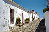 Mertola - Come in molti villaggi portoghesi occorre camminare piuttosto in salita.